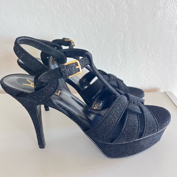 YSL tribute platform - Picture 6 of 12